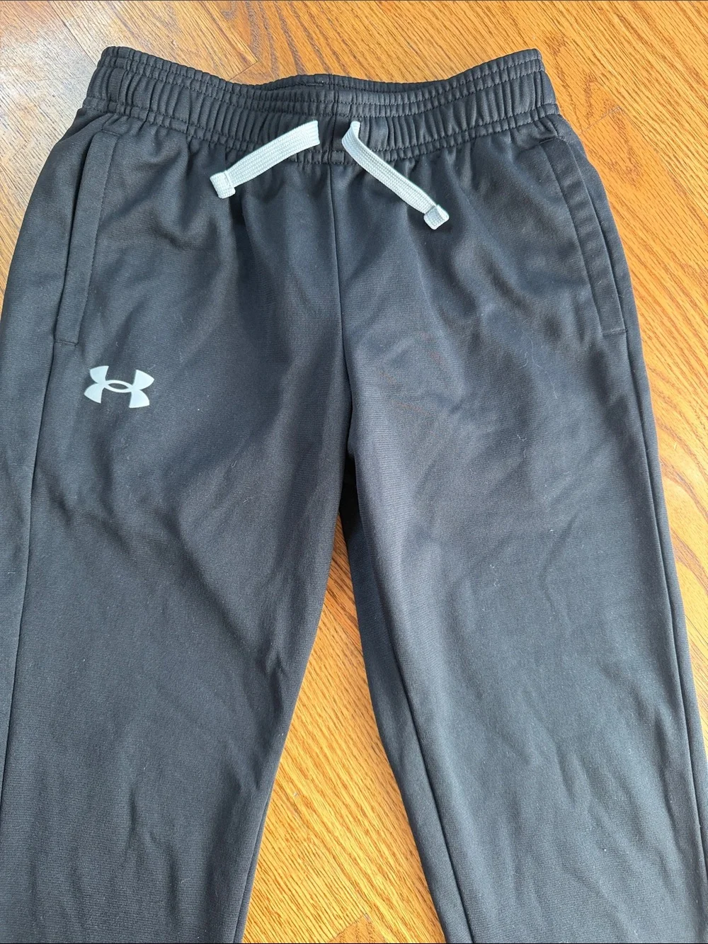 Boy’s Under Armour Joggers. Size Small. Like New Condition.